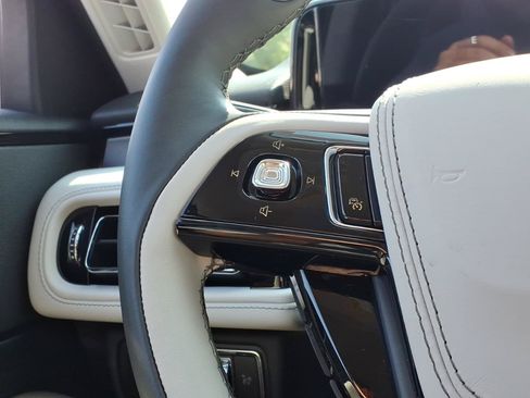New 2026 Lincoln Aviator AWD image 20