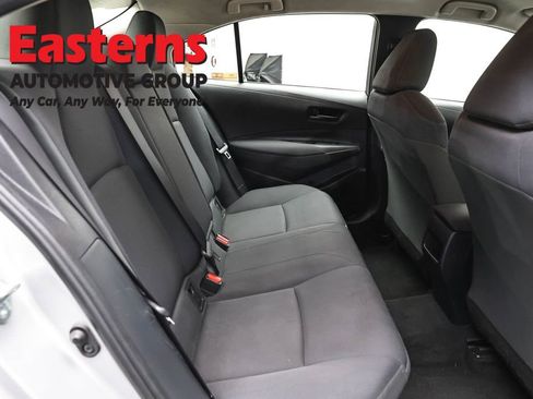 Used 2022 Toyota Corolla LE FWD image 22
