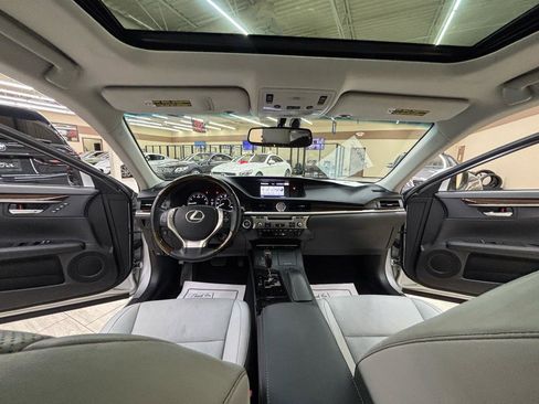 Used 2014 Lexus ES 350 w/ Luxury Package FWD image 38