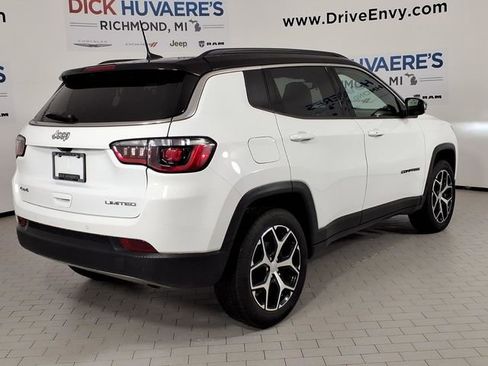Used 2024 Jeep Compass Limited AWD/4WD image 4