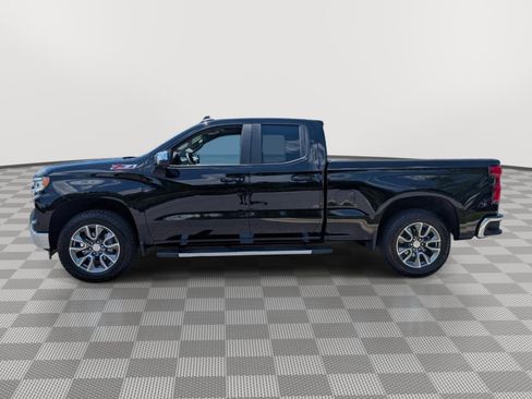 Used 2025 Chevrolet Silverado 1500 LT w/ Z71 Off-Road Package AWD/4WD image 2