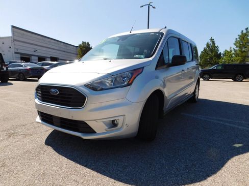 Used 2021 Ford Transit Connect XLT FWD image 4