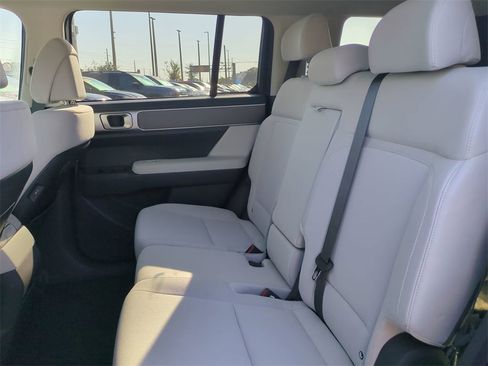 New 2026 Hyundai Santa Fe SE image 17