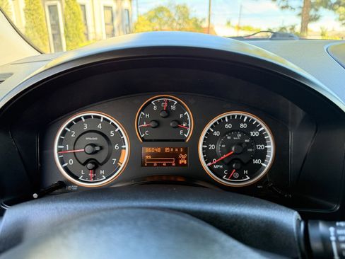 Used 2011 Nissan Titan SV w/ SV Value Truck Pkg image 24