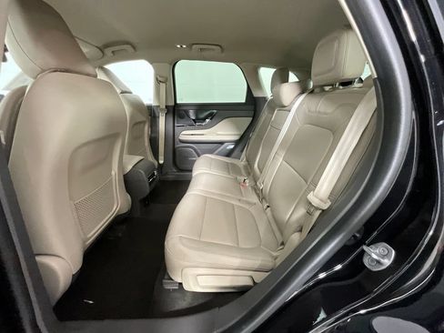 Certified 2024 Lincoln Corsair AWD image 28