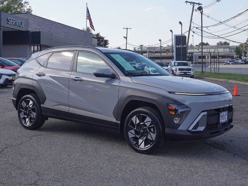 Used 2025 Hyundai Kona SEL AWD/4WD image 2