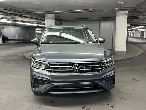 Certified 2024 Volkswagen Tiguan SE image 32