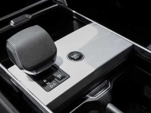 New 2026 Land Rover Range Rover SE AWD/4WD image 30