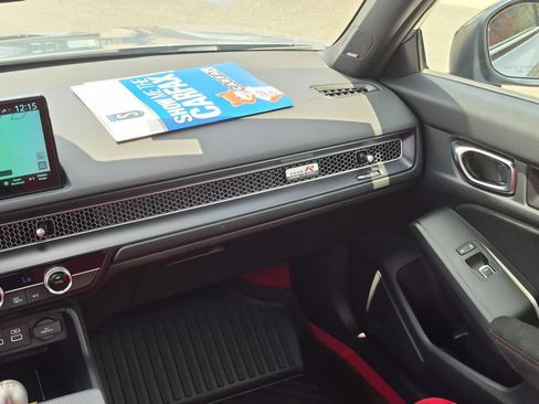 Used 2025 Honda Civic Type R image 31