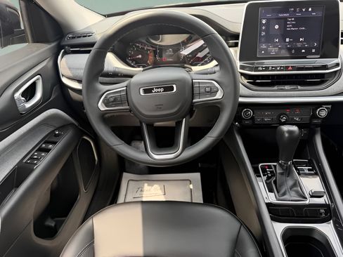 Used 2022 Jeep Compass Latitude AWD/4WD image 12