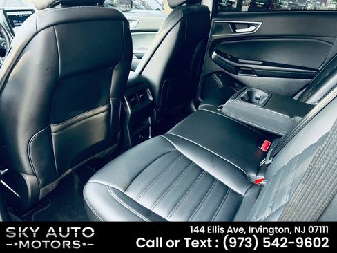 Used 2023 Ford Edge SEL AWD/4WD image 9
