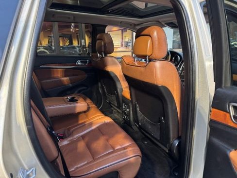 Used 2011 Jeep Grand Cherokee Overland image 10