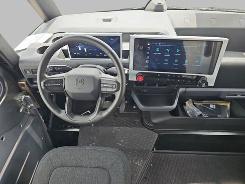 Used 2024 Chevrolet Brightdrop 400 w/ Commercial Equipment Package AWD/4WD image 18