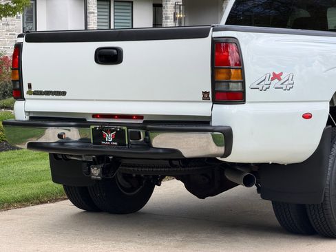 Used 2007 Chevrolet Silverado 3500 LT w/ Heavy-Duty Power Package AWD/4WD image 11