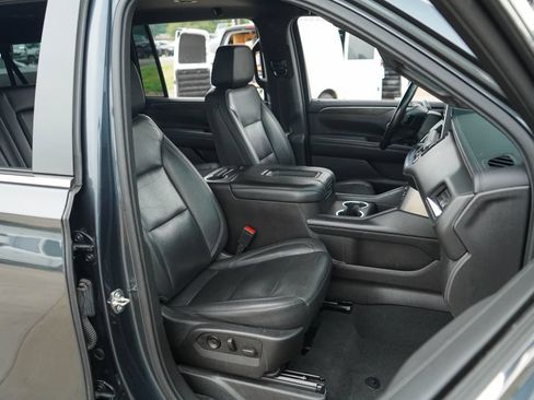 Used 2021 Chevrolet Suburban LT RWD image 13