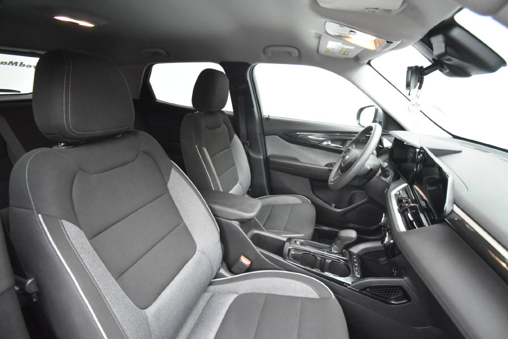 Used 2025 Chevrolet TrailBlazer LT AWD/4WD image 14