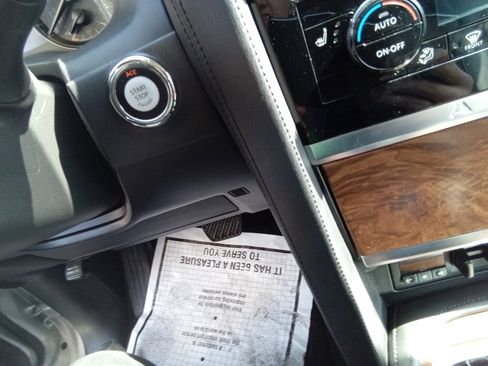 Used 2024 Nissan Armada SL image 21