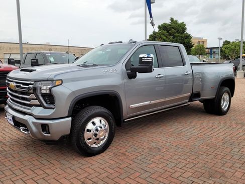 New 2026 Chevrolet Silverado 3500 High Country w/ Technology Package AWD/4WD image 2