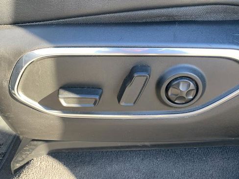 Used 2024 Jeep Wagoneer Series II w/ Flexible Seating Group image 27