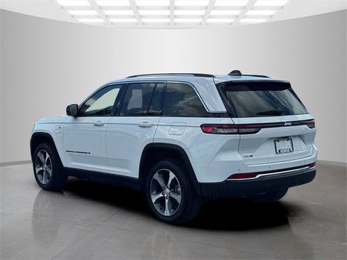 Used 2023 Jeep Grand Cherokee 4WD 4xe image 5