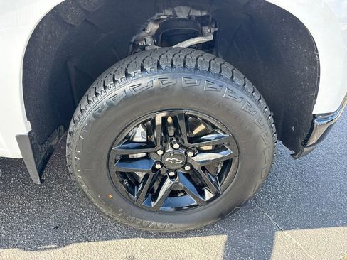 Used 2022 Chevrolet Silverado 1500 LT Trail Boss w/ Convenience Package II image 13