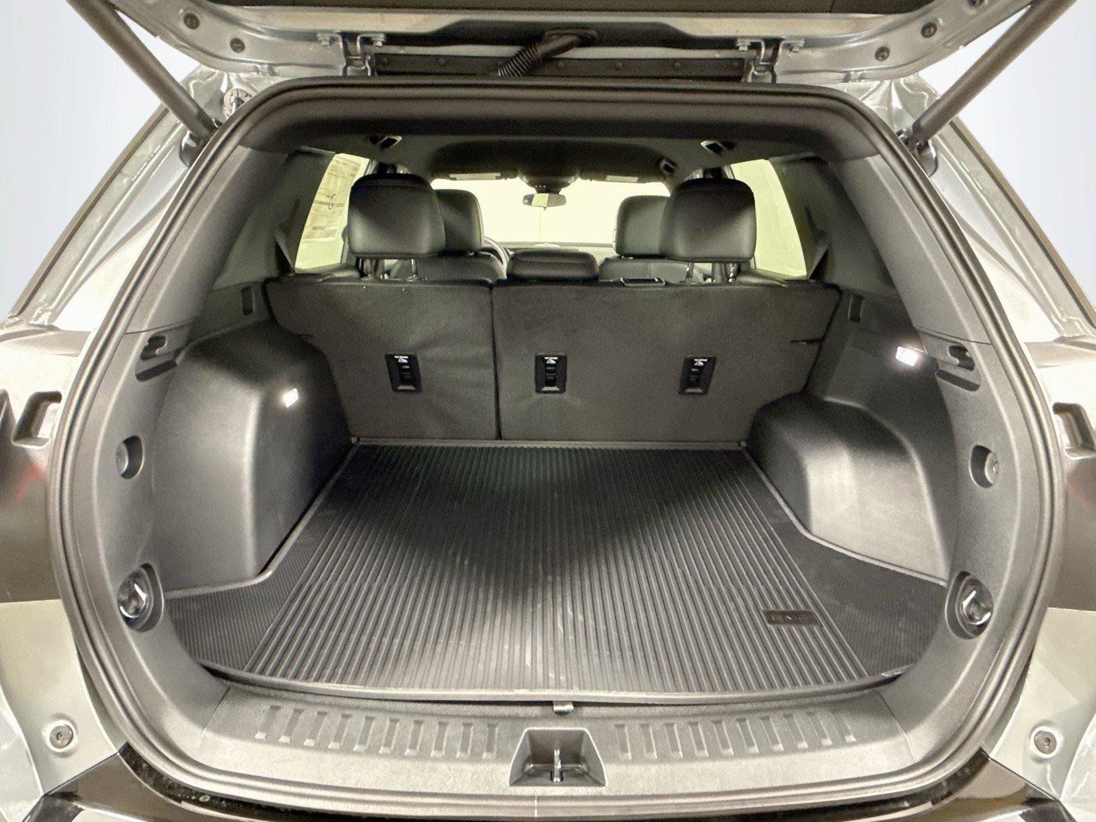New 2027 GMC Terrain AT4 w/ Convenience Package III AWD/4WD image 19