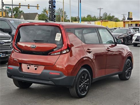 Used 2020 Kia Soul LX FWD image 3