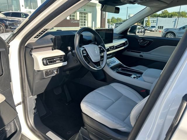 Used 2026 Lincoln Aviator AWD image 11