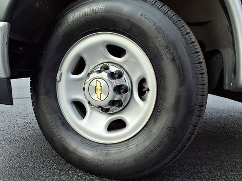 Used 2024 Chevrolet Express 3500 LS w/ Chrome Appearance Package image 32
