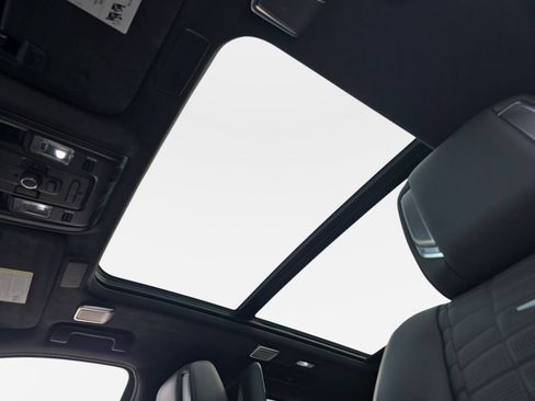 Used 2024 Cadillac Escalade ESV Sport Platinum w/ LPO, ONYX Package AWD/4WD image 35