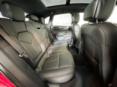 Used 2025 Porsche Macan w/ Premium Package Plus image 22