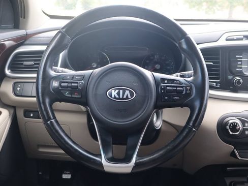 Used 2016 Kia Sorento LX w/ LX Convenience Package AWD/4WD image 18