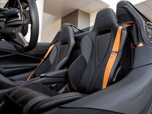 Used 2025 McLaren 750S Spider image 44