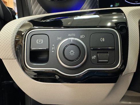 Certified 2025 Mercedes-Benz CLA 250 image 17