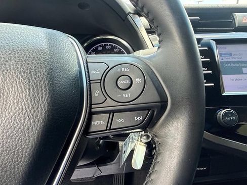 Used 2020 Toyota Camry SE FWD image 29