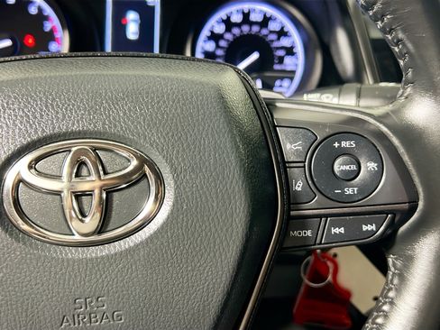 Used 2023 Toyota Camry SE FWD image 19