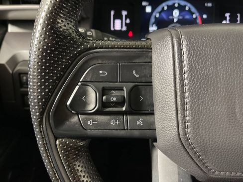 Certified 2025 Toyota Tacoma SR5 AWD/4WD image 26