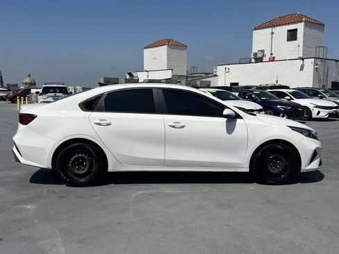Used 2023 Kia Forte LX FWD image 9
