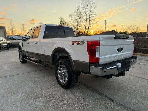 Used 2019 Ford F350 Lariat w/ Lariat Ultimate Package image 3