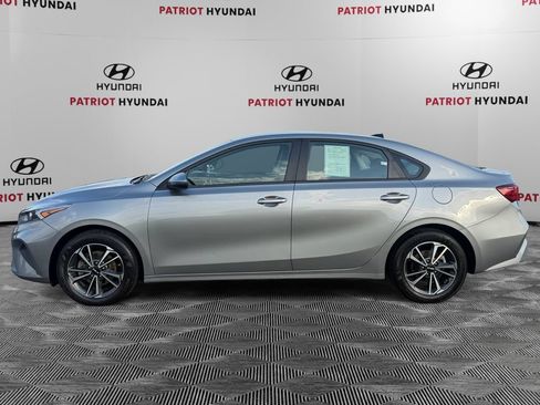 Used 2023 Kia Forte LXS w/ LXS Technology Package FWD image 6