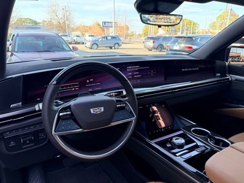 Used 2025 Cadillac Escalade Premium Luxury w/ Touring Package image 14