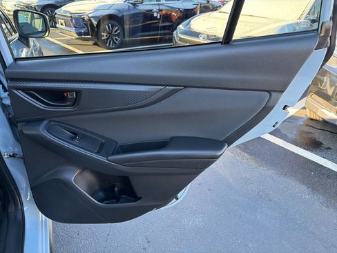 Used 2020 Subaru Crosstrek 2.0i Premium image 12