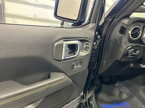 Used 2026 Jeep Wrangler Sahara image 14