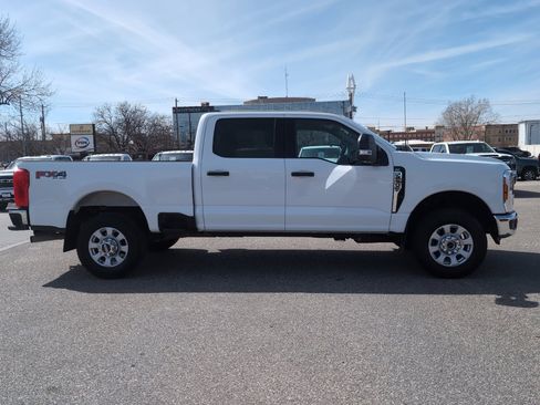 Used 2024 Ford F250 XLT w/ FX4 Off-Road Package image 5