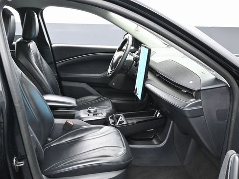 Used 2022 Ford Mustang Mach-E Premium image 36