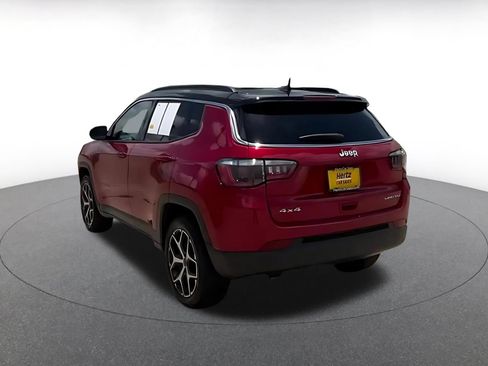 Used 2025 Jeep Compass Limited AWD/4WD image 9