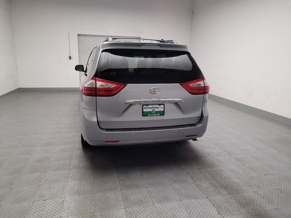 Used 2017 Toyota Sienna AWD image 6
