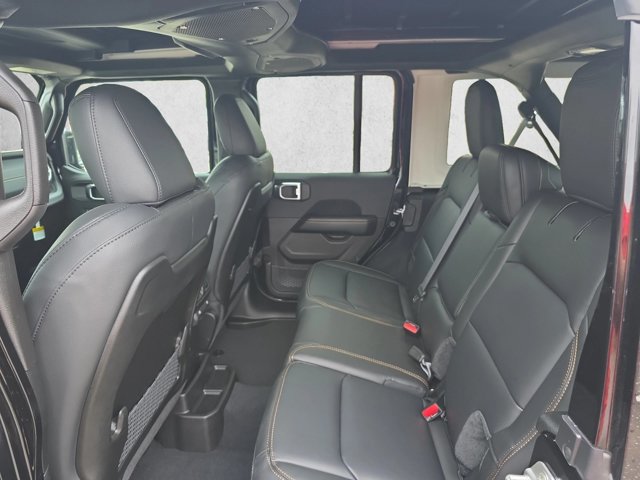 New 2027 Jeep Wrangler Unlimited Sahara AWD/4WD image 17