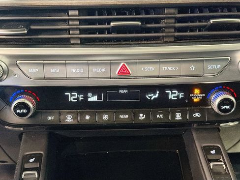 Used 2020 Kia Telluride SX w/ Towing Package image 17