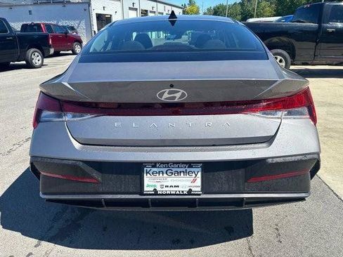 Certified 2024 Hyundai Elantra SEL FWD image 9